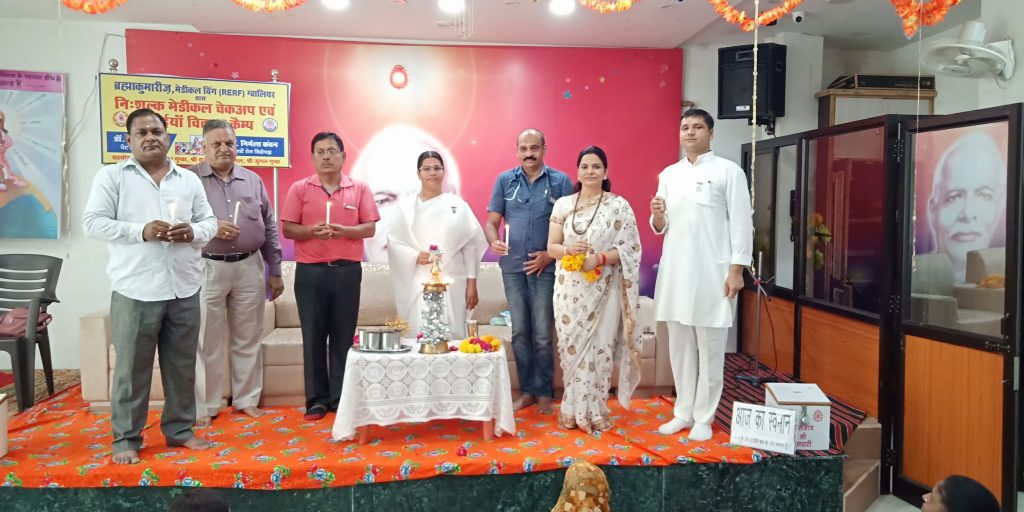 सैकड़ों भाई - बहनों ने लिया निःशुल्क मेडिकल परामर्श एवं दवाईयाँ वितरण शिविर का लाभ