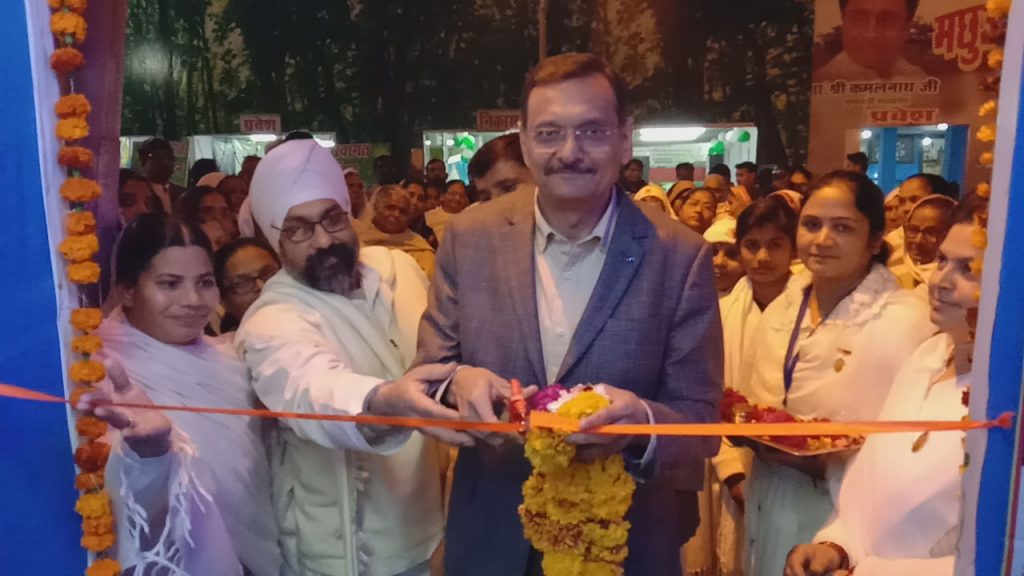 आदर्श जीवन आध्यात्मिक प्रदर्शनी का भव्य शुभारंभ हुआ 