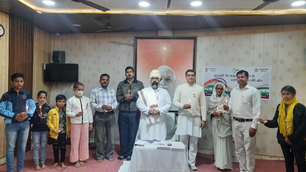 कैंडल जलाकर पुलवामा के शहीदों को दी भावपूर्ण श्रद्धांजलि(15.02.2022)