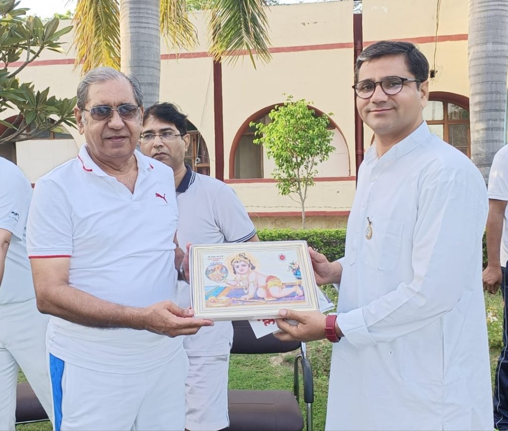सयुंक्त चिकित्सालय सीमा सुरक्षा बल टेकनपुर में आयोजित योग शिविर