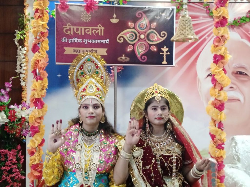 लश्कर ग्वालियर: दीपावली के पावन अवसर पर माधोगंज केंद्र पर हुआ कार्यक्रम