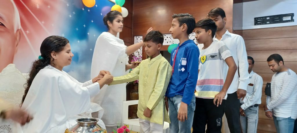 ग्वालियर - रक्षाबंधन के पावन अवसर पर केंद्र पर कार्यक्रम आयोजित।