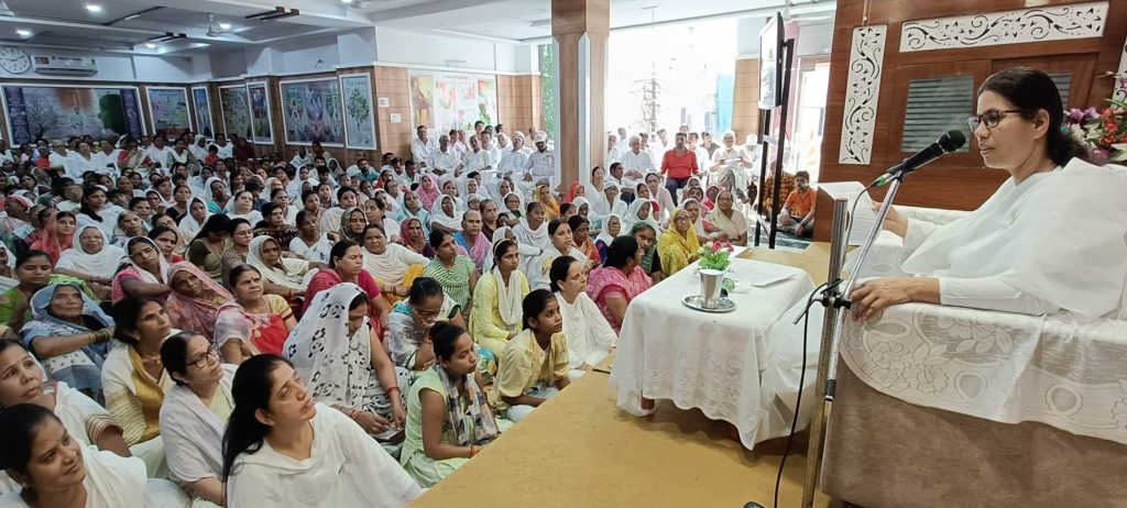 गुरुपूर्णिमा पर विशेष योग साधना एवं सत्संग का हुआ आयोजन