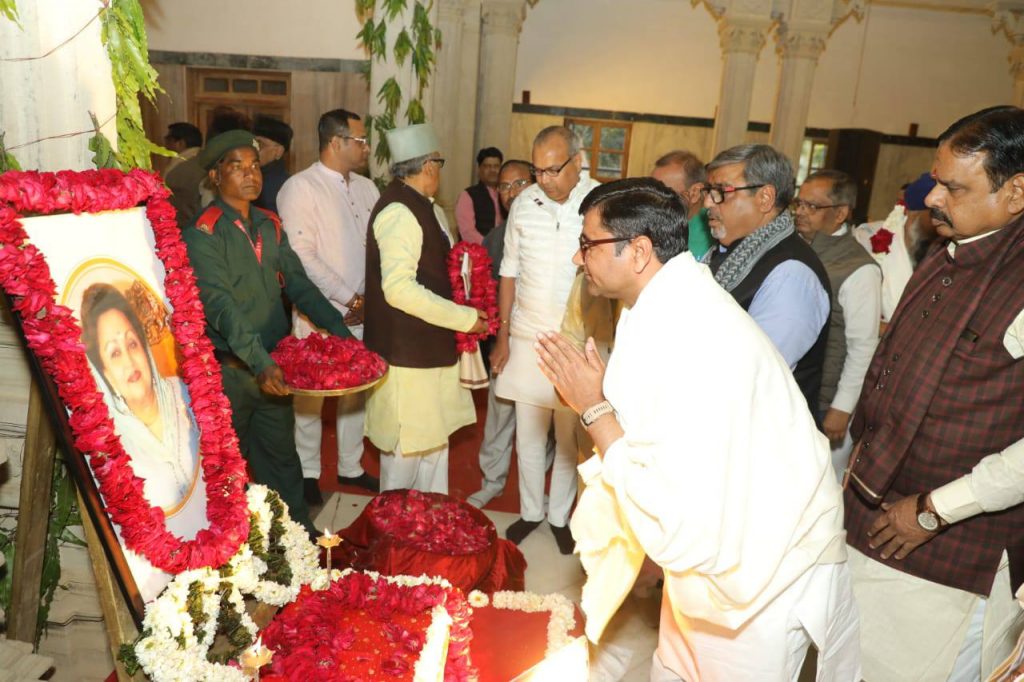 कैलाश वाशी राजमाता सिंधिया जी की जयंती पर छतरी में प्रवचन