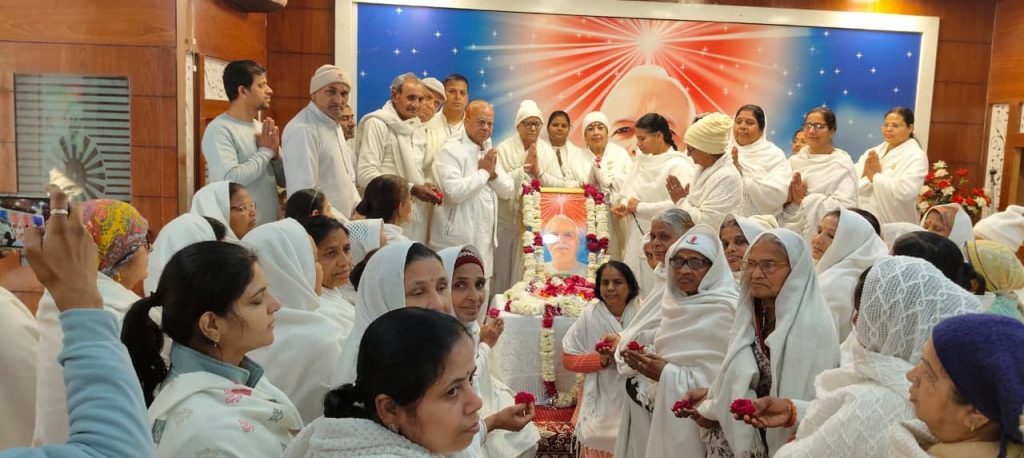 पिताश्री ब्रह्माबाबा के पुण्य स्मृती दिवस पर ब्रह्माकुमारीज केंद्रों पर विश्व शांति के लिया हुआ ध्यान